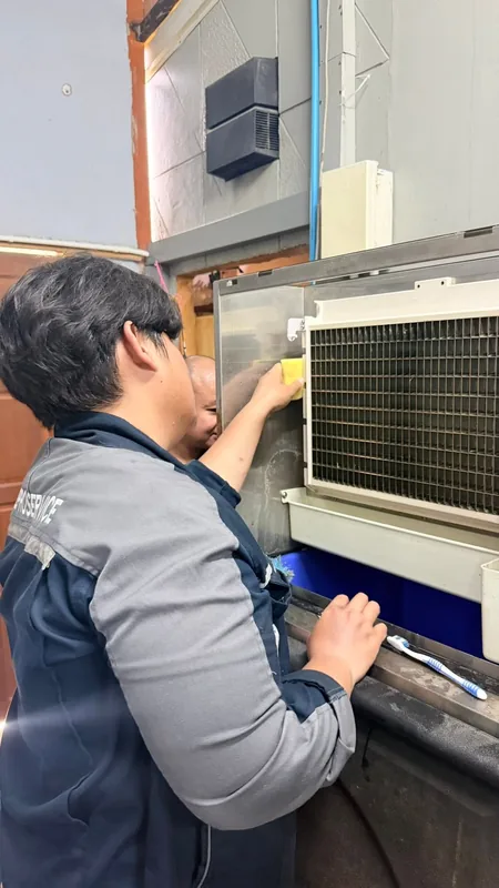 ทำความสะอาดแผงระบายความร้อน — ผลงาน ICEPROSERVICE