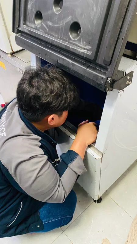 ดูแลส่วนถังเก็บน้ำแข็ง — ผลงาน ICEPROSERVICE