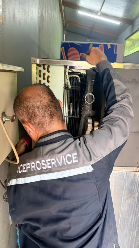 ตรวจเช็กส่วนประกอบภายในเครื่อง — ผลงาน ICEPROSERVICE